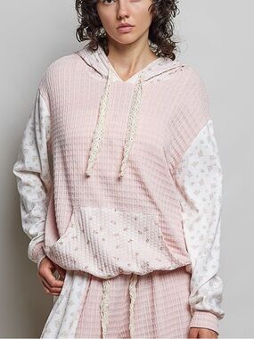 💗 POL Mixed Knit Contrast Print Sleeve Hoodie with Kangaroo Pocket- Pink Multi